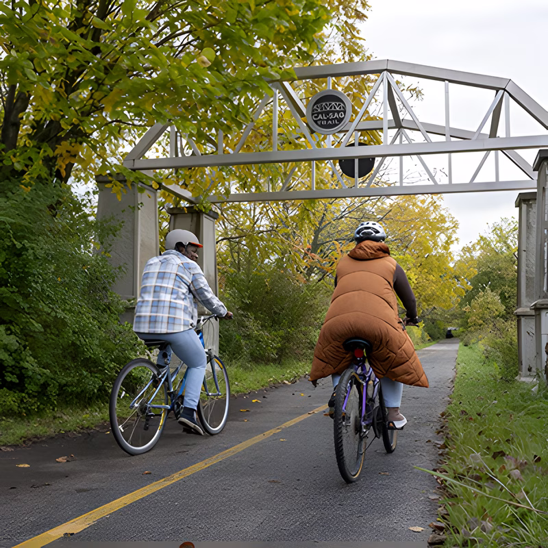 Cyclist riding a Chicago Southland forest trail